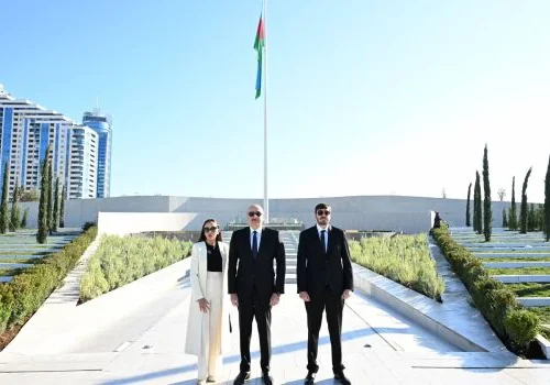 İlham Əliyev Bakıda yeni salınan &ldquo;Zəfər&rdquo; parkının a&ccedil;ılışında iştirak edib