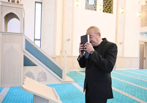 Hadrut qəsəbəsində inşa edilmiş məscidin a&ccedil;ılışı olub