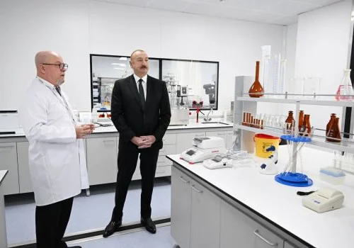 İlham Əliyev dərman preparatları istehsalı m&uuml;əssisəsinin a&ccedil;ılışında iştirak edib
