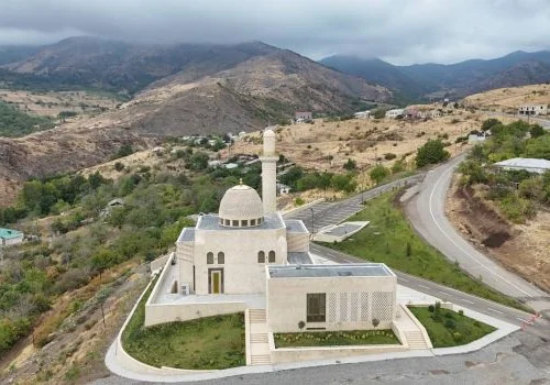 Hadrut qəsəbəsində inşa edilmiş məscidin a&ccedil;ılışı olub